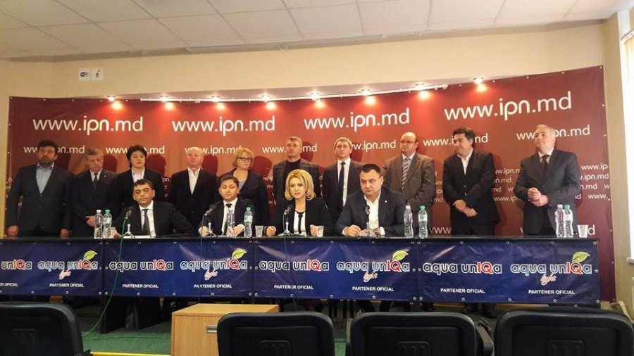 "Renuntam la jocurile politice ale PCRM". 14 deputati parasesc fractiunea comunistilor din Parlament si anunta crearea "Platformei politice social-democratice pentru Moldova"