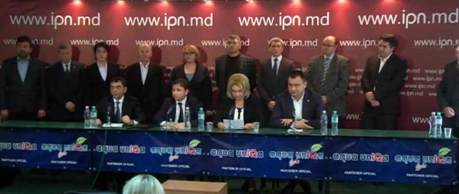 REACTII dupa ce 14 deputati a parasit fractiunea PCRM. Sirbu: Nu avem nicio legatura cu anuntul. Strelet: E un scenariu despre care se vorbea demult
