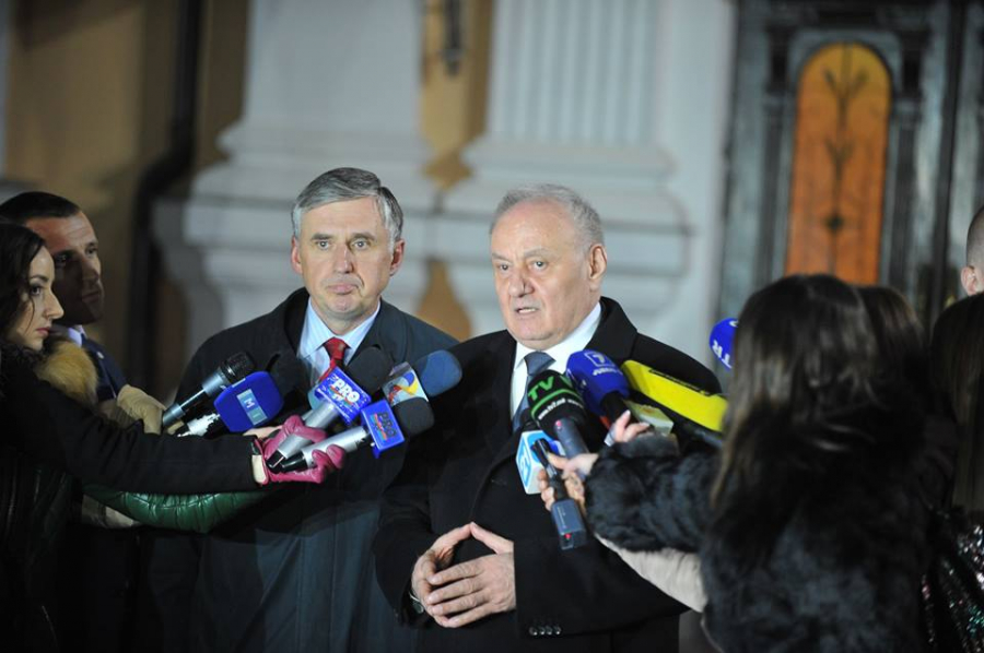 Momentul in care Timofti il desemneaza pe Sturza candidat la functia de premier, in IMAGINI - FOTO