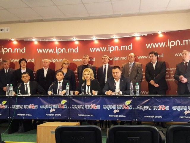Decretul de numire a lui Ion Sturza drept candidat la functia de premier, CONTESTAT la CC de 14 deputati (DOC)