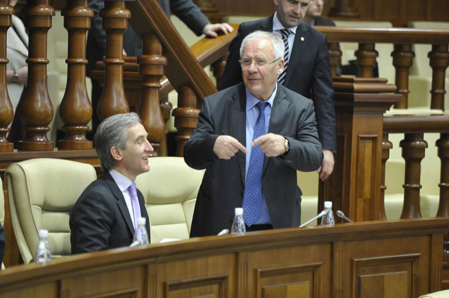 GALERIE FOTO - Sedinta Parlamentului din 29 decembrie 2015. " Grimasele" lui Marian Lupu si jovialitatea Dumitru Diacov & Iurie Leanca
