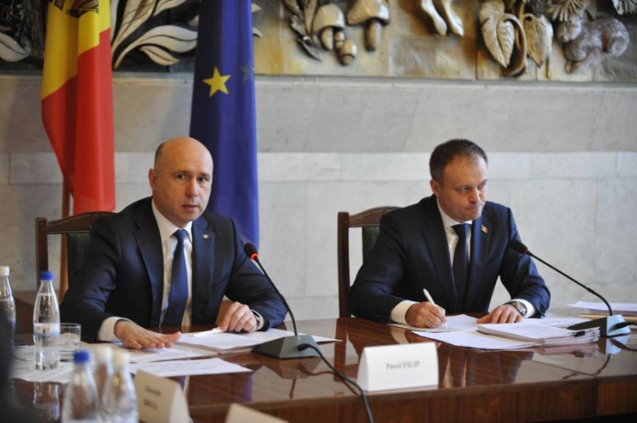 Guvernul si Parlamentul - in sedinta. GALERIE FOTO