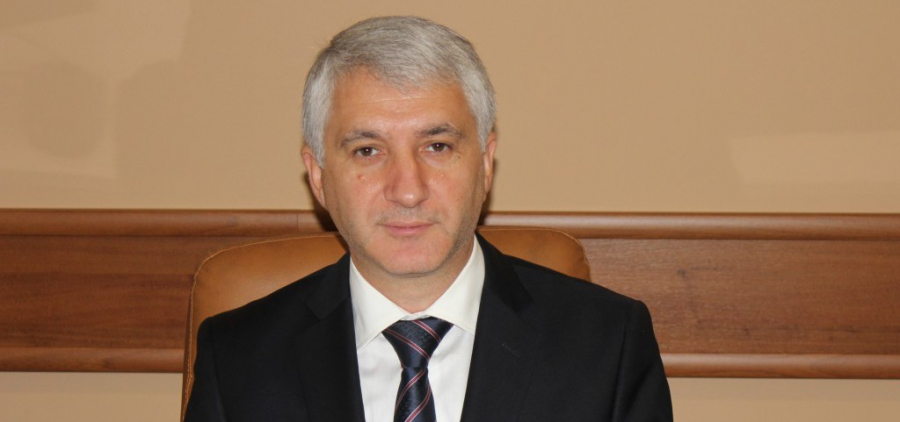 Democratul Constantin Botnari, considerat un apropiat al lui Vlad Plahotniuc, si-a depus mandatul de deputat