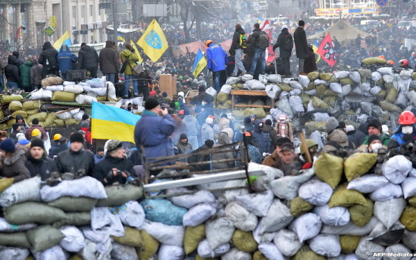 Manifestantii opozitiei au evacuat sediul Primariei din Kiev