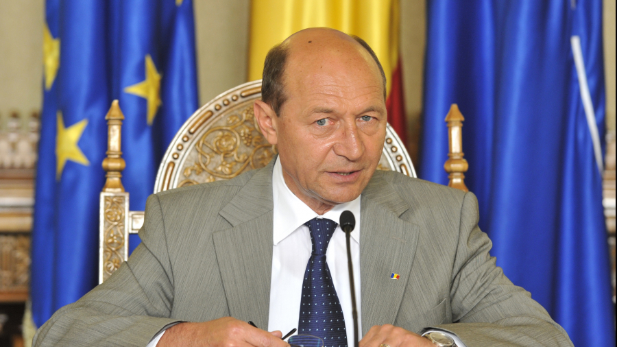 Traian Basescu - cetatean al Republicii Moldova? fostul presedinte al Romaniei a depus o cerere la Presedintia RM