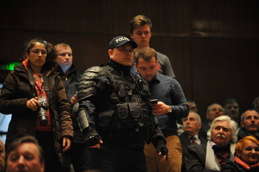 Alerta cu bomba la congresul unionistilor, la Palatul National - Galerie foto