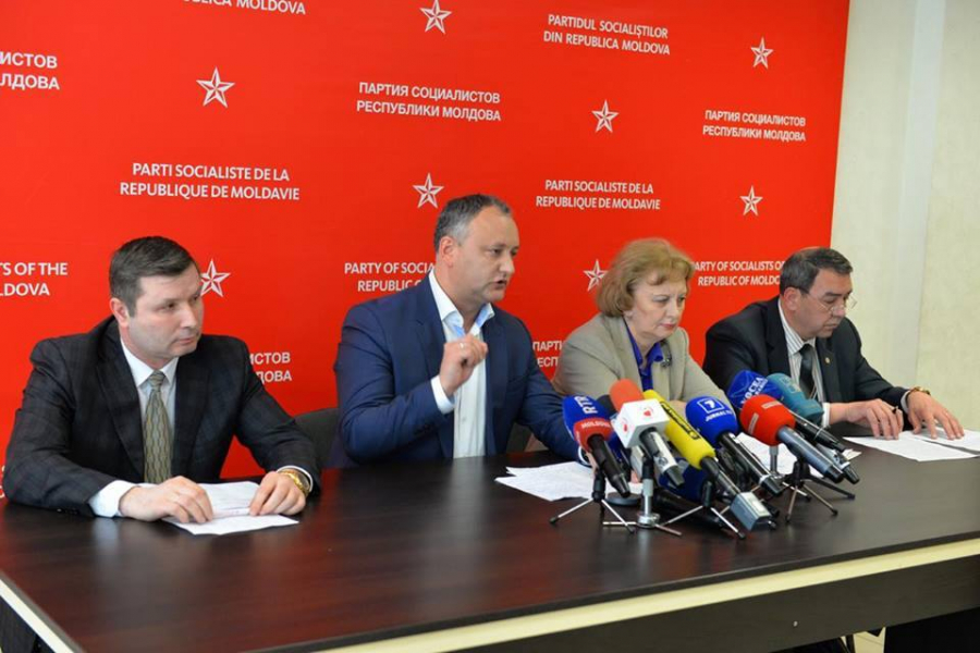 Dodon, despre declaratiile lui Ghimpu: "Mihail Fiodorovici se vede Regele Mihai, cat despre candidatul la functia de presedinte a vorbit de el sau in cel mai rau caz de Fusu"
