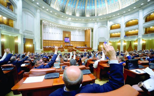 Camera Deputatilor: Republica Moldova va primi imprumutul de 150 de milioane de euro promis de Ponta. Cererea lui Iohannis, respinsa