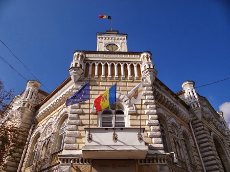 Proiectul de lege cu privire la statutul Municipiului Chisinau, votat in prima lectura