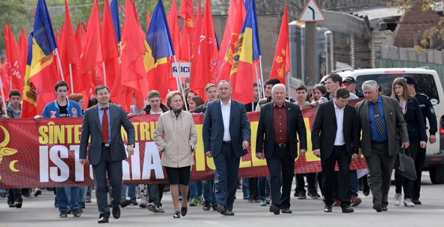 Protest la Ungheni. Dodon: "Oligarhii vor sa vanda acesata tara pe bucati unionistilor, romanilor, europenilor si americanilor"  - FOTO