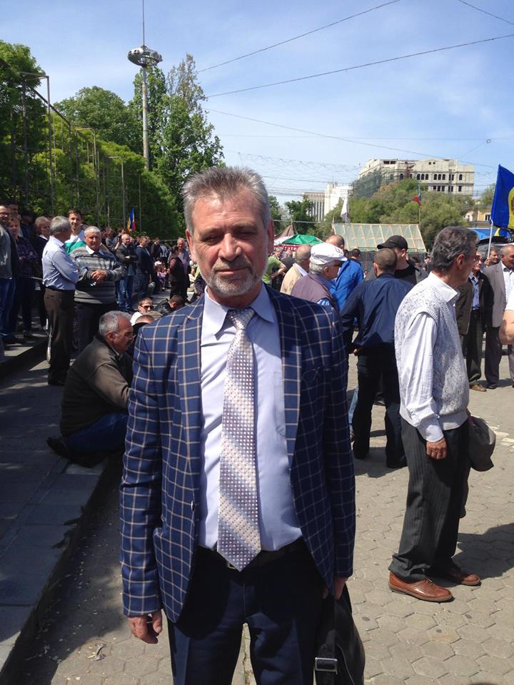 Liderul PLR, Ion Hadarca, Oazu Nantoi, consilier PPEM, deputati PLDM Tudor Deliu si Maria Ciobanu,  surprinsi la protestul Platformei DA
