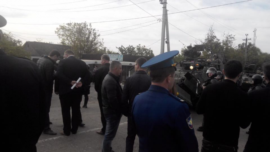Dodon despre blocarea drumului soldatilor americani: "Cu sprijinul politiei, inclusiv a fortelor speciale, drumul a fost deblocat si tehnica a plecat spre Negresti" - FOTO
