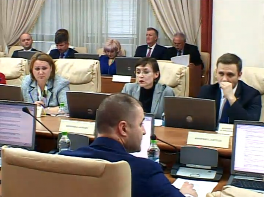 Discutii aprinse intre Corina Fusu si Irina Vlah din cauza unui Cod al Educatiei aprobat in UTA Gagauzia. Vlah: "Nu vreau ca cineva sa ne numeasca raion, avem statut de autonomie"