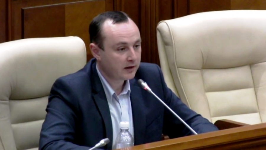 Socialistii reactioneaza la proiectul liberalilor de a interzice panglica Sf. Gheorghe: "Liberalii sunt conjuncturisti fatarnici". Dodon: "Noi vom fi cu aceasta panglica la toate evenimentele"