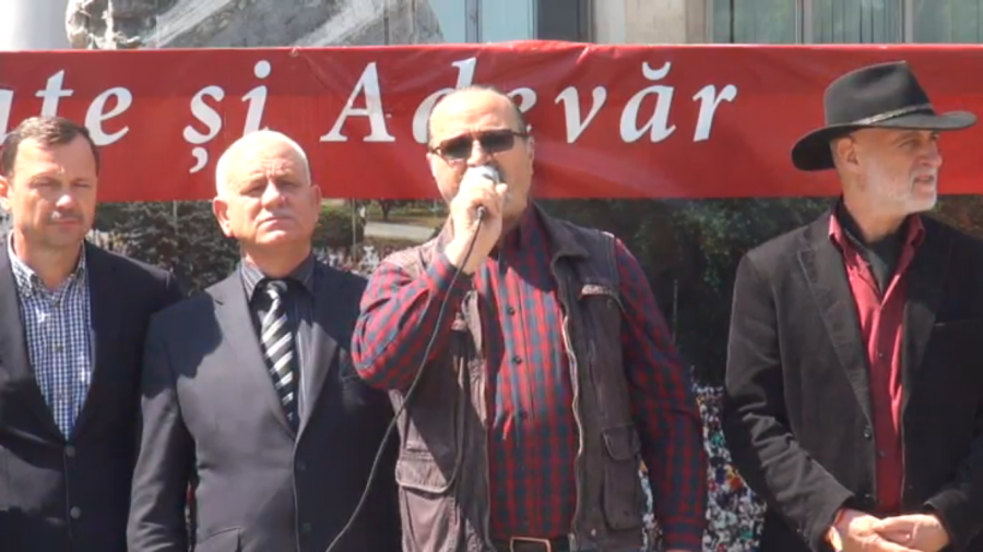 Dolganiuc: "Voi, cei de la guvernare trebuie sa ne omorati ca sa ne biruiti". Vasile Nastase: "Oamenii care au fost arestati de politia lui Plahotniuc sunt considerati de noi detinuri politici"