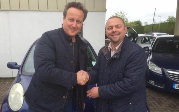 Premierul Britanic este un ratat in comparatie cu demnitarii moldoveni. Cameron a cumparat sotiei sale o Micra la mana a doua cu 1500 de lire, pe cand la noi judecatorii gasesc Porsche cu 11 mii de lei