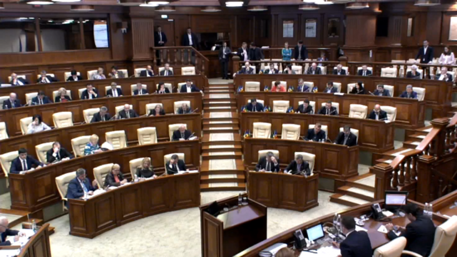 Ghiletchi: "Poate mai bine de ziua familiei sa fie zi libera". Zotea: "Ziua familiei o putem sarbatori in fiecare zi"