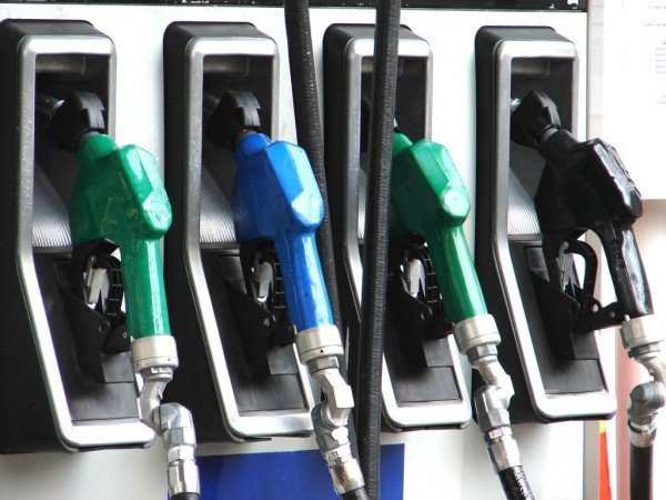 Efectele deciziei ANRE: Benzina s-a ieftinit cu 1%, motorina cu 2%, iar gazul cu 20% - Mold-Street