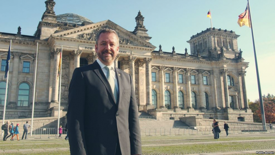 " Regret foarte mult ca in societatea moldoveneasca drumul pro-european pare sa fi ajuns chiar insulta" Bernd Fabritius pentru Europa Libera