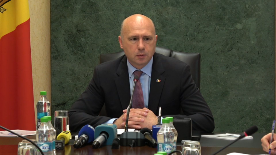 Pavel Filip a convocat o sedinta de lucru la Guvern privind situatia creata in legatura cu ploile: "As vrea sa aflu care sunt masurile tehnice luate in Chisinau pe str. Albisoara"