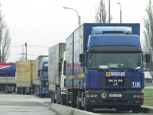 Exportul a scazut cu 41,5 milioane de dolari, importul cu 16,2 milioane de dolari