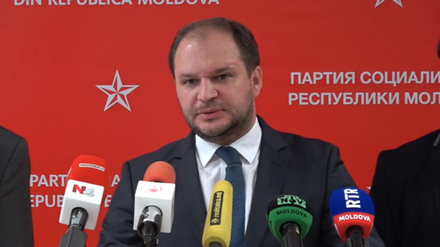 Ion Ceban: "Ghimpu s-a pus in genunchi in fata lui Plahotniuc, si-a ros genunchii ca sa fie inclusa pe ordine de zi a parlamentului legea privind statutul mun. Chisinau"