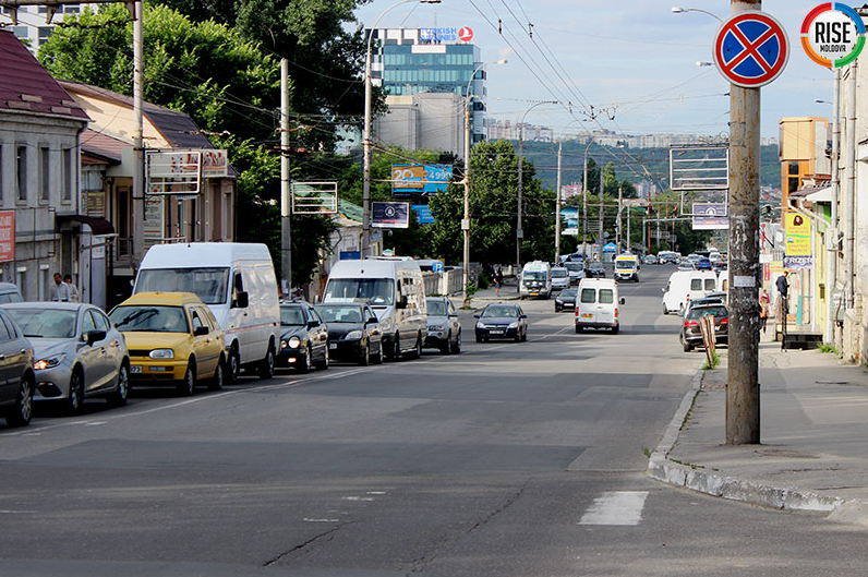 Banii disparuti in asfalt prin contracte orchestrate. Contractul pentru reabilitarea strazilor a fost atribuit unei companii controlate de fratii Sergiu si Chiril Lucinschi - RISE Moldova