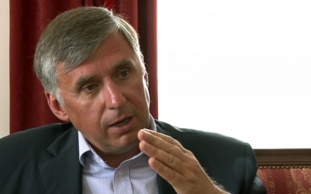 Ion Sturza: "Umili si saraciti, moldovenii urmeaza sa mai achite vreo 2 miliarde de lei din buzunarul propriu pentru furtul altora"