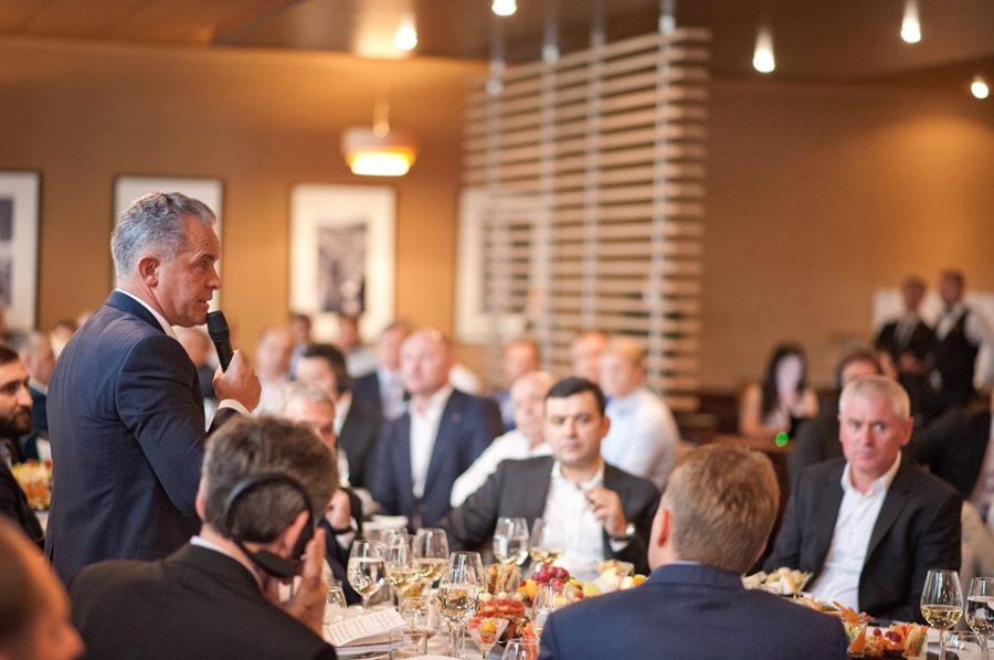 Se indesesc postarile pe pagina de facebook a democratului Vlad Plahotniuc. Mesajul postat in aceasta seara - FOTO