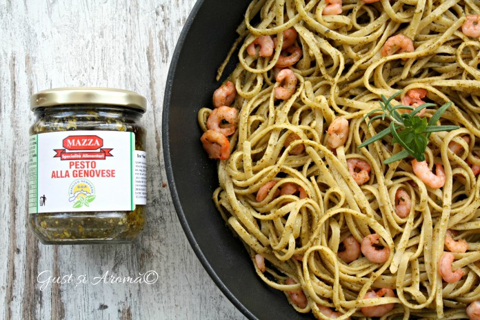 Paste bavette cu sos pesto si creveti