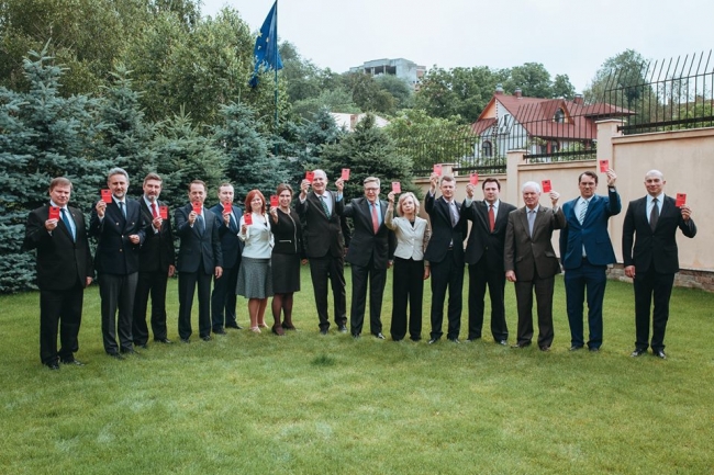 Maia Sandu a decis sa se alature campaniei "Cartonas rosu pentru coruptia din Moldova" - FOTO