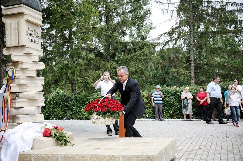 Vlad Plahotniuc s-a scapat la postari: "Ma bucur ca am putut fi acolo, ca am putut ajuta, astfel incat de azi inainte sa avem ridicat un monument in memoria lui Dumitru Matcovschi"