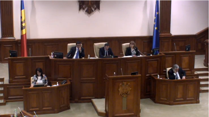 Socialistii cer audierea ministrului de Externe. Dodon: "Sa vina si sa explice initierea negocierilor cu privire la deschiderea oficiului NATO". Candu: "Astfel de oficii sunt si la Moscova"