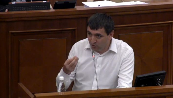 Proiectul noului Cod al Audiovizualului, cu prevederi care ar putea monopoliza piata TV, discutat la Parlament, aprobat in prima lectura
