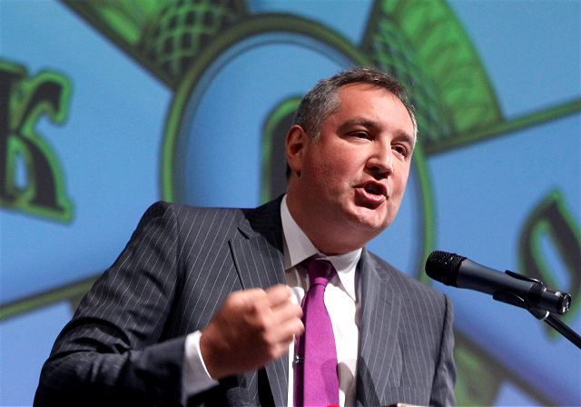 SMS-ul care l-a suparat pe Rogozin cand a ajuns la Chisinau. A cui e gafa? - FOTO