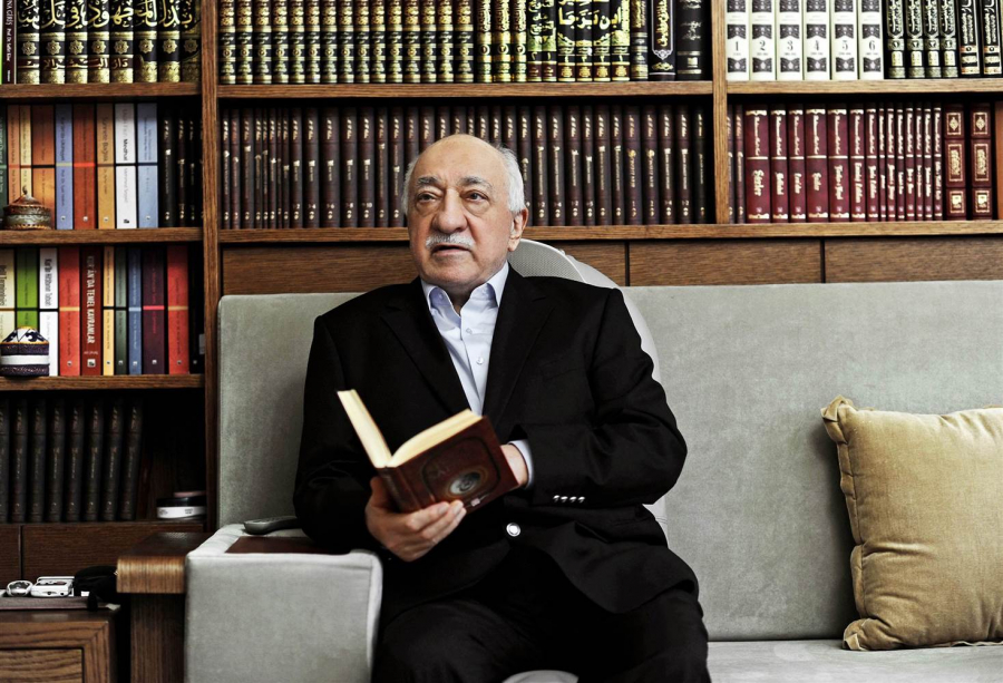Clericul musulman Gulen sugereaza ca lovitura de stat din Turcia ar fi putut fi inscenata: "Ar putea fi un motiv pentru acuzatii si asocieri"