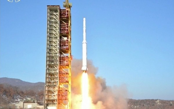 Simulare de atac asupra Coreei de Sud. Phenianul ameninta cu rachete balistice de tehnologie sovietica si focoase nucleare