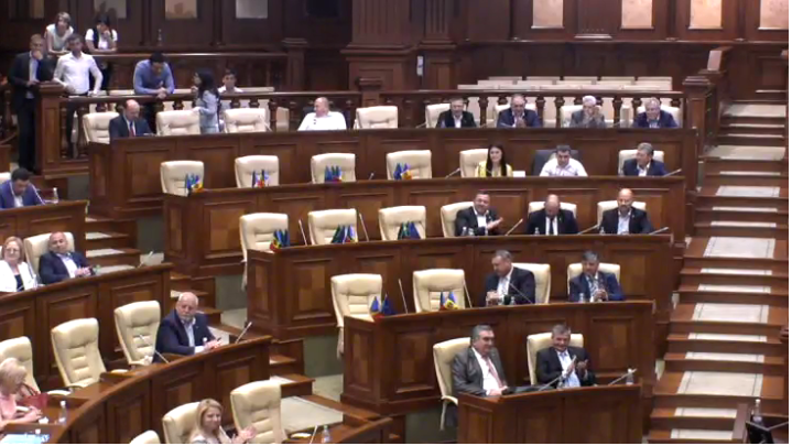 Parlamentul nu a sustinut motiunile simple impotriva ministrului Vasile Batca si Gheorghe Brega 