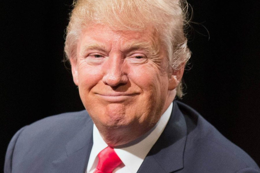 Donald Trump, candidat la Casa Alba, isi nuanteaza declaratiile in care ii acuza pe Barack Obama si Hillary Clinton ca ar fi fondat reteaua Stat Islamic. Partidul Republican afiseaza unitate