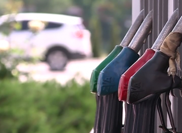 Benzina si motorina se scumpesc. Afla care sunt preturile plafon publicate de ANRE - FOTO