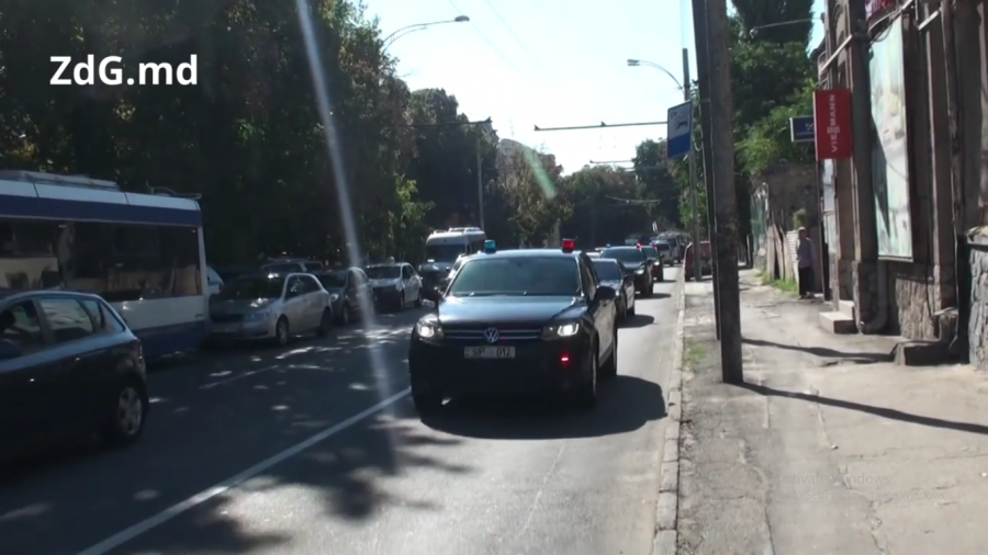 ZDG - Cum masina demnitarilor merge pe contrasens - VIDEO