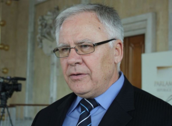 Diacov il sustine pe ambasadorul SUA: "Declaratia publica a ambasadorului american este o reactie la isteria unionista declansata de Basescu si alti politicieni de tipul lui" - FOTO