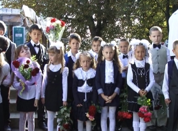 Ce le-au urat politicienii profesorilor si elevilor de 1 septembrie. Lupu: "Cunostintele si pregatirea fac diferenta in lumea moderna" - FOTO