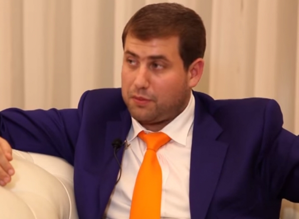 Legatura intre "titirezul" lui Dragutanu, Ilan Sor si Platon - Mold-Street