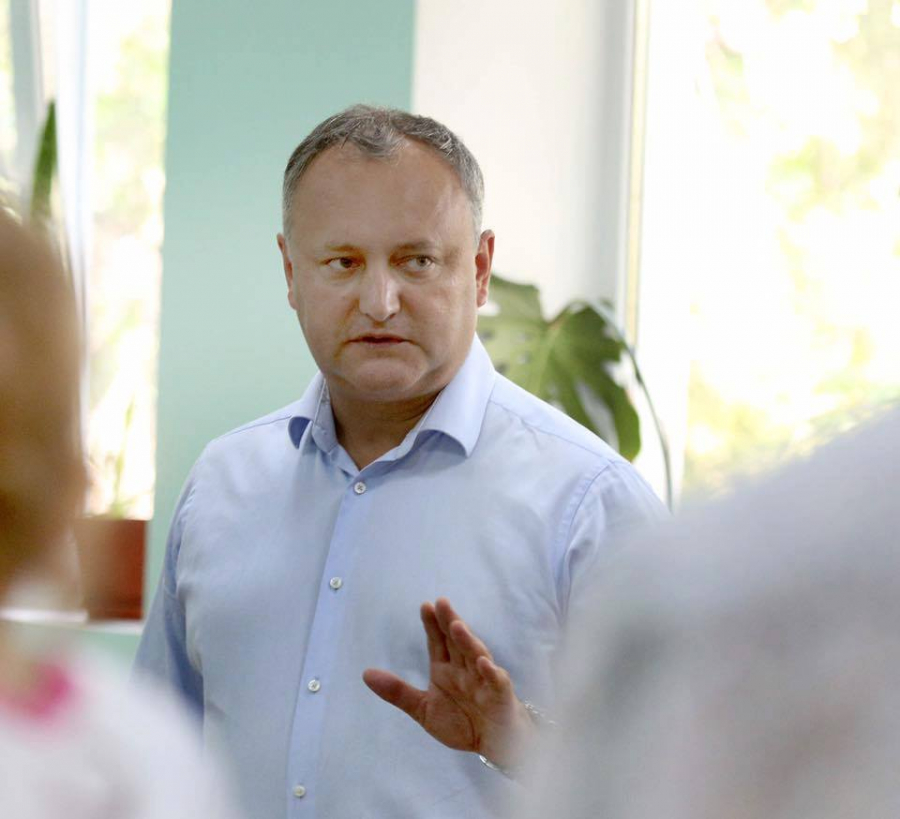 Igor Dodon a colectat 10 mii de semnaturi intr-o zi: "In colectarea semnaturilor nu conteaza viteza" - FOTO