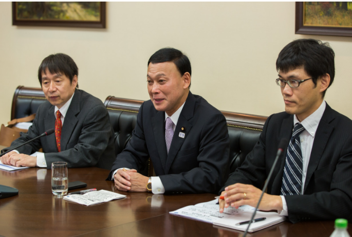 Viceministrul parlamentar pentru afaceri externe al Japoniei in vizita la Chisinau: "Voi promova vinurile moldovenesti in Japonia" - FOTO