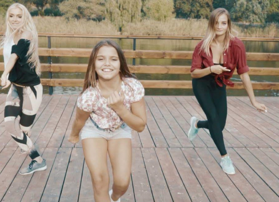 Ionela Tarus si-a lansat primul videoclip. Vezi cum arata productia tinerei dansatoare - VIDEO