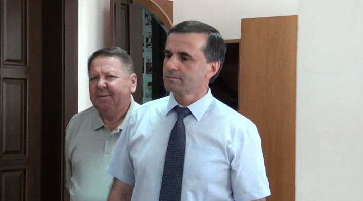 Inca un candidat a depus cerere de inregistrare a grupului de initiativa. Fostul prim-ministru, Vasile Tarlev, vrea sa devina presedinte