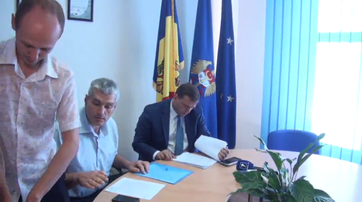 Membrii Platformei DA au depus listele de subscriptie cu semnaturile colectate. Andrei Nastase: "Am adus cele mai calitative semnaturi, in numar de 25 de mii"