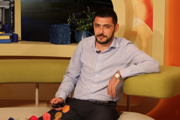 Scandalul chiriasilor de la Truseni continua. Fratele proprietarei : "14 mii de lei si ei trebuie sa paraseasca locuinta imediat" - VIDEO